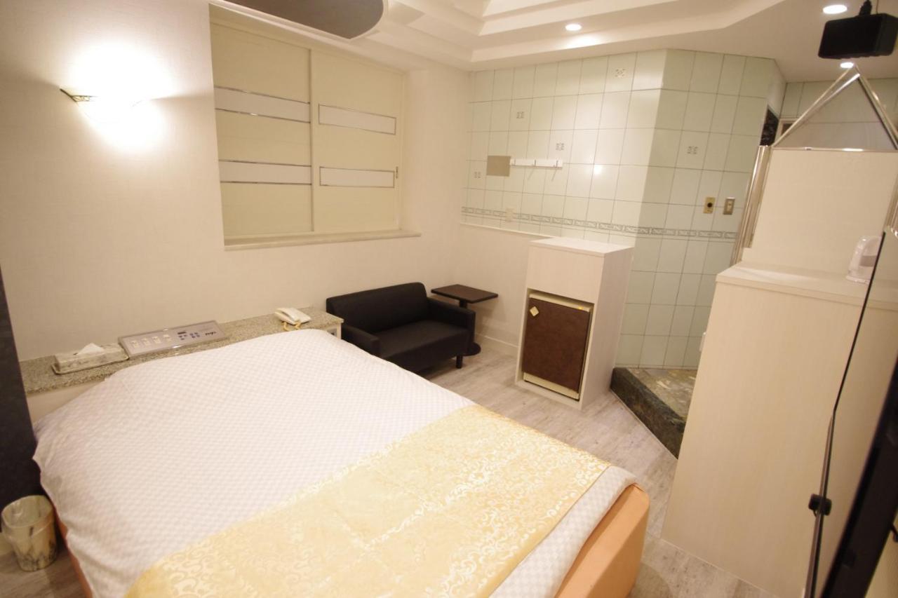 Hotel Crystal 大人専用 Tóquio Exterior foto